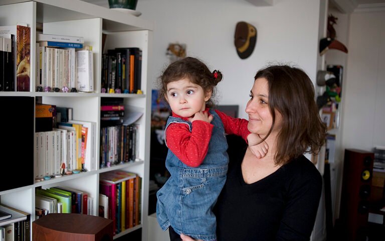 pour le Guide travailler à Paris, emploi  AUTORISATION DE DIFFU
