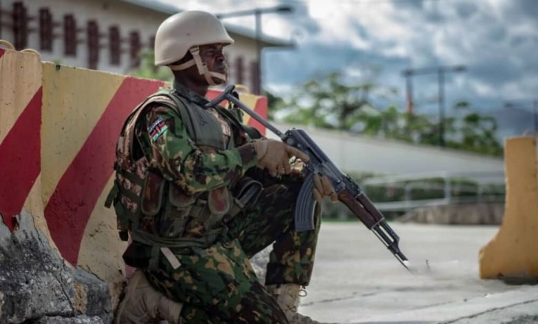 « Oui, notre officier kényan de la MMSS est mort en héros », a déclaré le porte-parole de la mission, Jack Ombaka, dans un communiqué relatant les circonstances du drame.